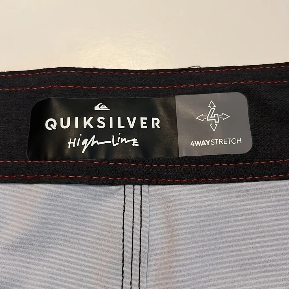 NWOT Quiksilver Men's Highline Tijuana Red White & Navy Board Shorts Size 34